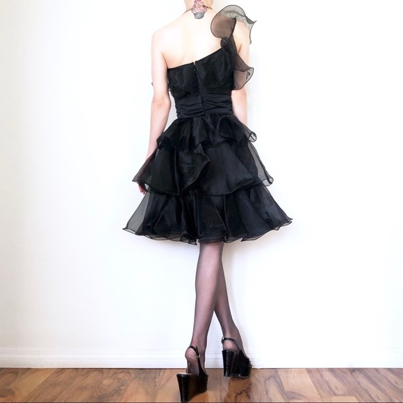 BETSEY JOHNSON Asymmetrical One Shoulder DRESS - Picture 3 of 9